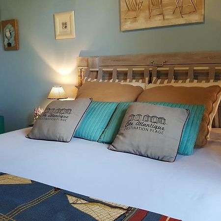 Vouhé Le Logis De La Poupeliere B&B 외부 사진