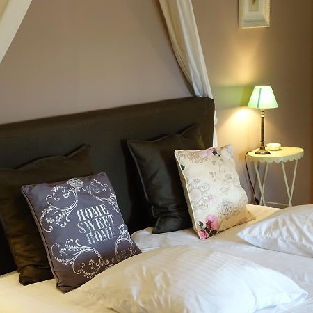 Vouhé Le Logis De La Poupeliere B&B 외부 사진