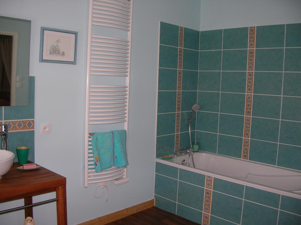 Vouhé Le Logis De La Poupeliere B&B 외부 사진