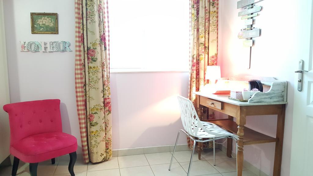 Vouhé Le Logis De La Poupeliere B&B 외부 사진