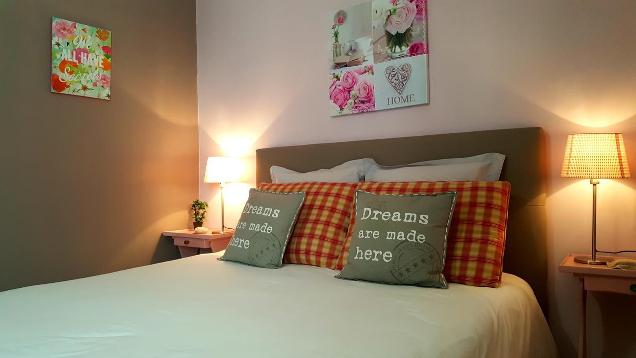 Vouhé Le Logis De La Poupeliere B&B 외부 사진