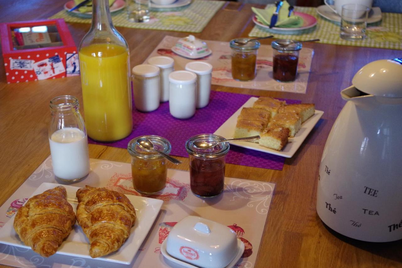 Vouhé Le Logis De La Poupeliere B&B 객실 사진